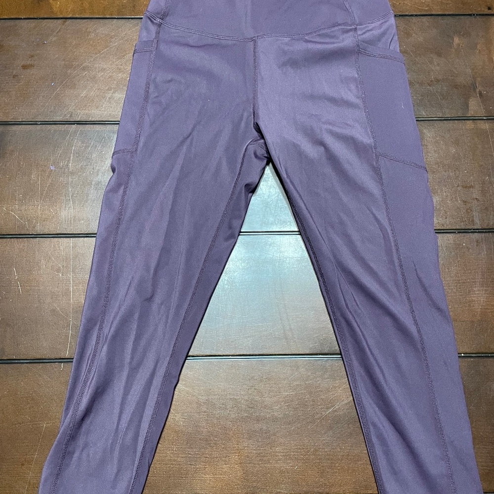 Zyia Plum Pocket Brilliant Hi-Rise Capri 20” Legging Women's Size 6-8 Workout